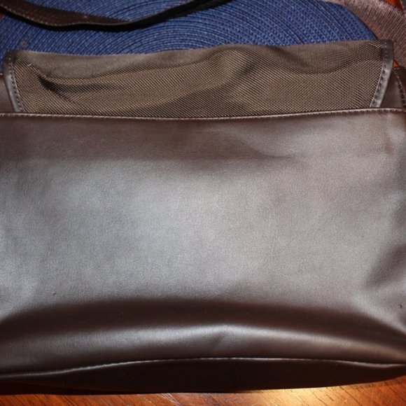 Men's Crossbody Messenger Bag - Picture 2 of 3